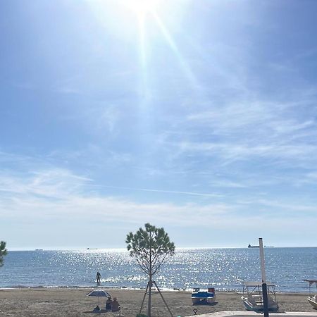 Beautiful Sea View Apartment Durres Bagian luar foto